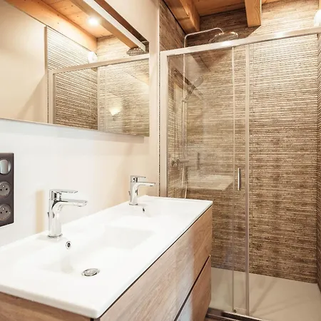 Chalet Le Des Belles - A Brand New Half-chalet Perfect For A Family Break